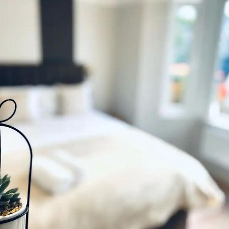 London South Charming Ensuite Look Like Hotel Designer Room Bagian luar foto