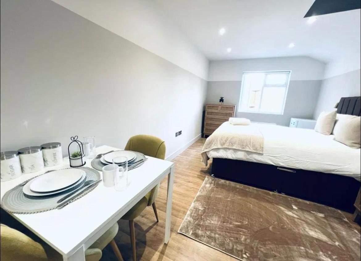 London South Charming Ensuite Look Like Hotel Designer Room Bagian luar foto