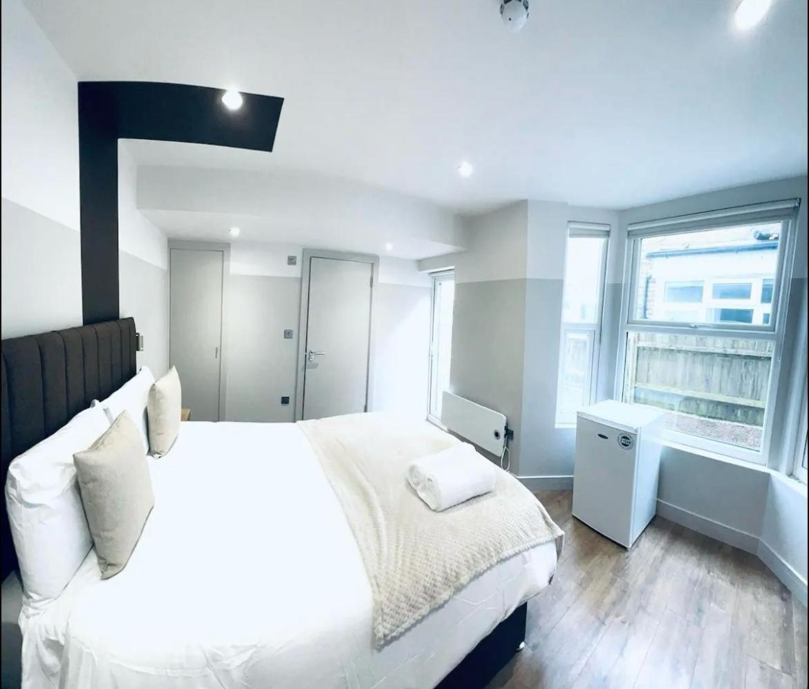 London South Charming Ensuite Look Like Hotel Designer Room Bagian luar foto