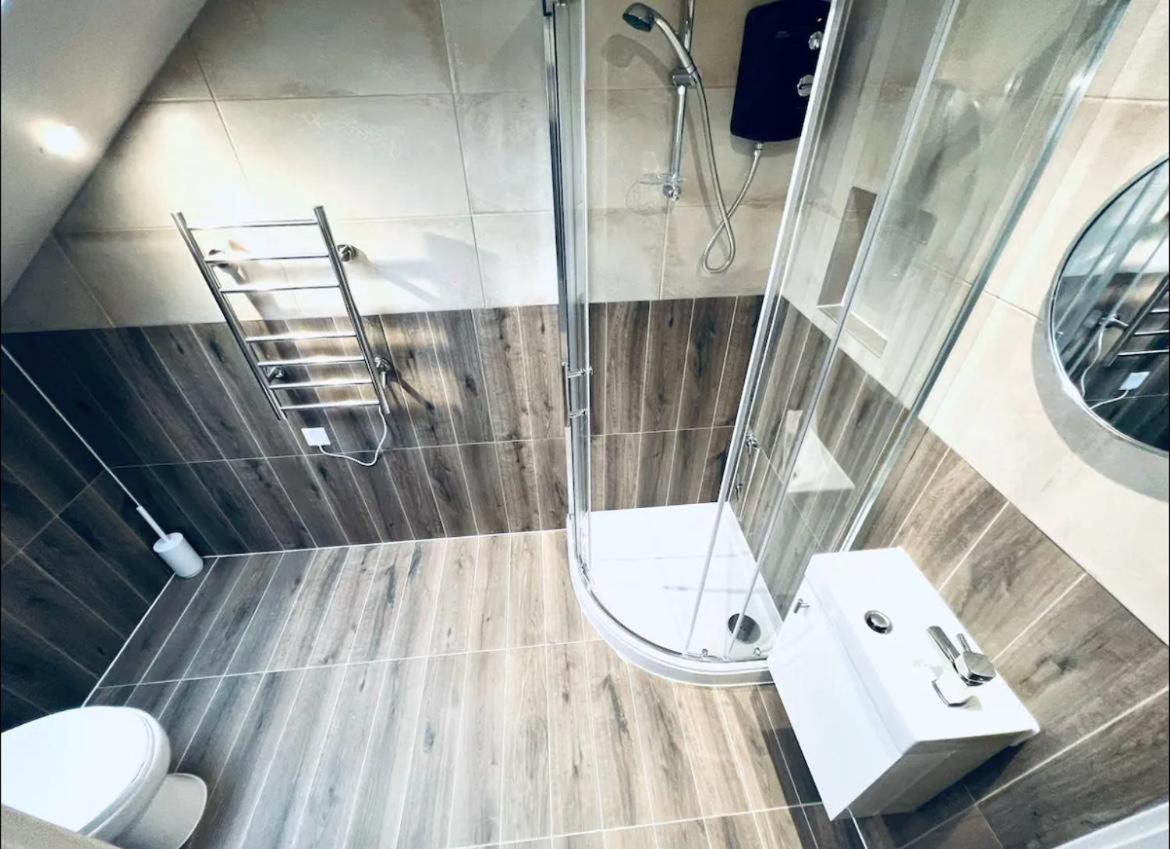 London South Charming Ensuite Look Like Hotel Designer Room Bagian luar foto