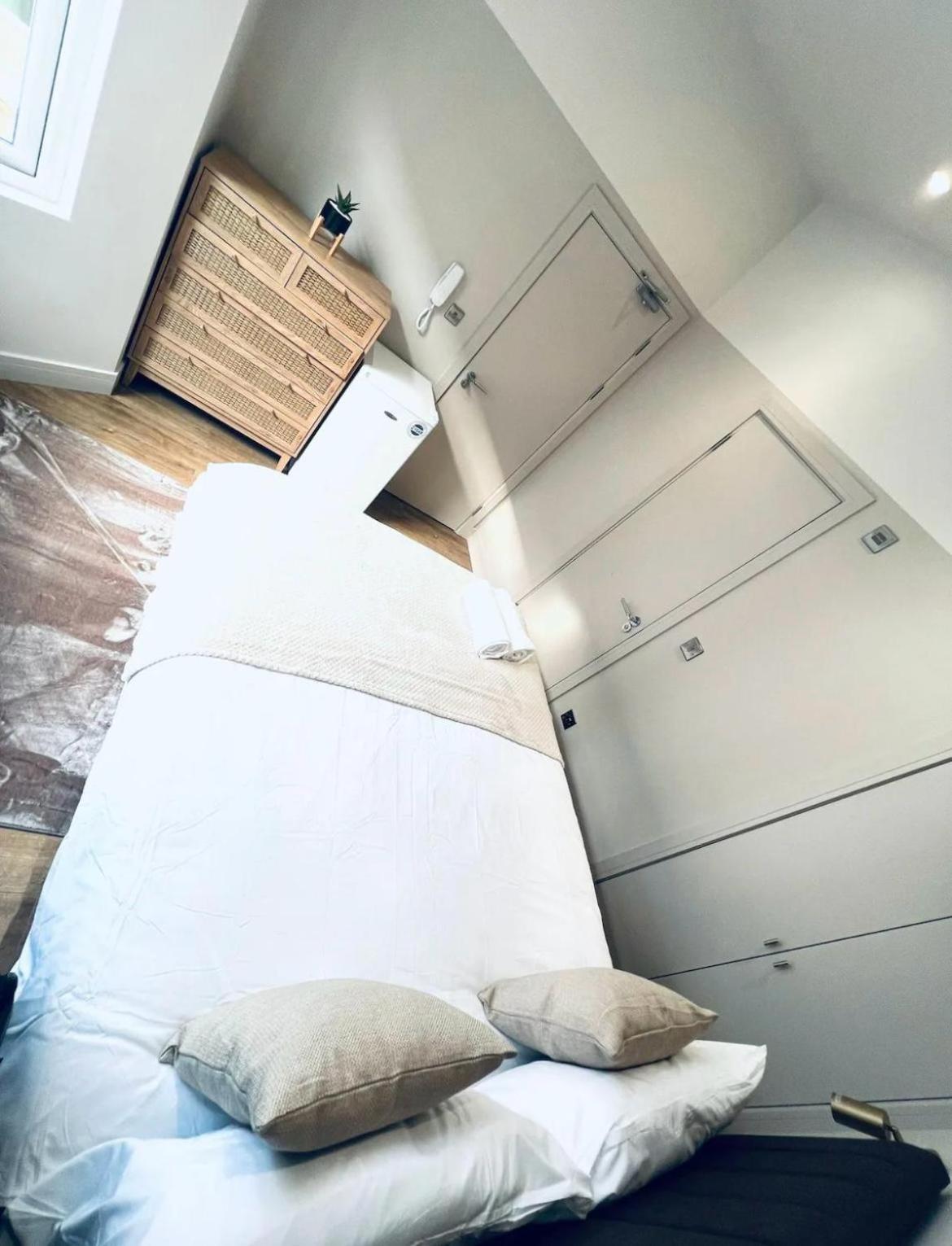 London South Charming Ensuite Look Like Hotel Designer Room Bagian luar foto