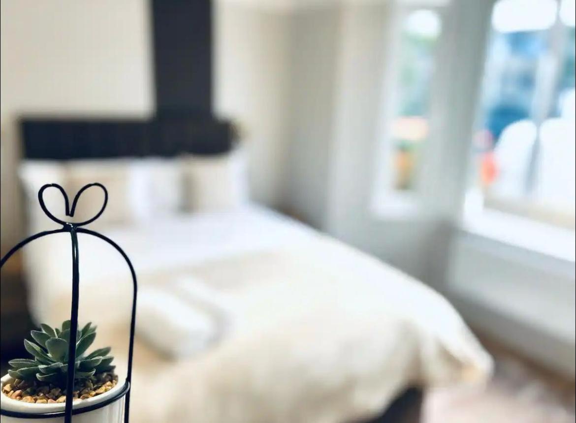 London South Charming Ensuite Look Like Hotel Designer Room Bagian luar foto